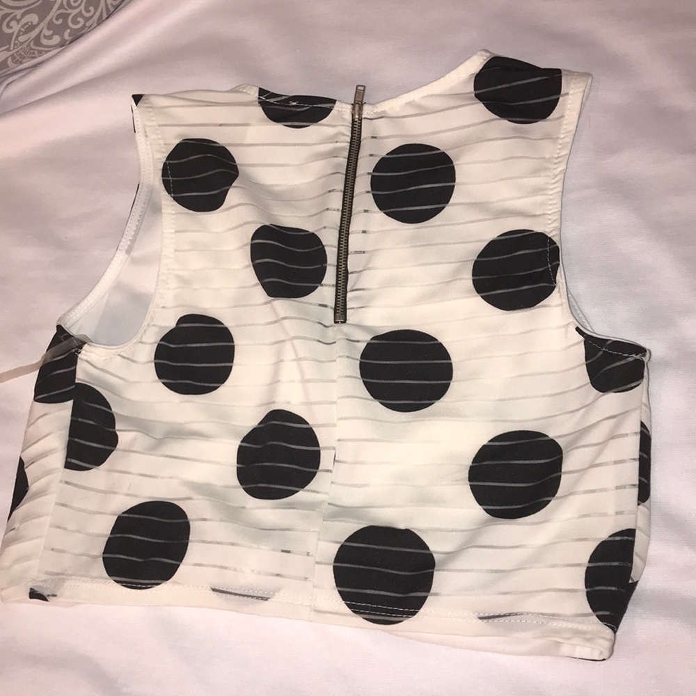 Crop-top - Picture 2 of 2